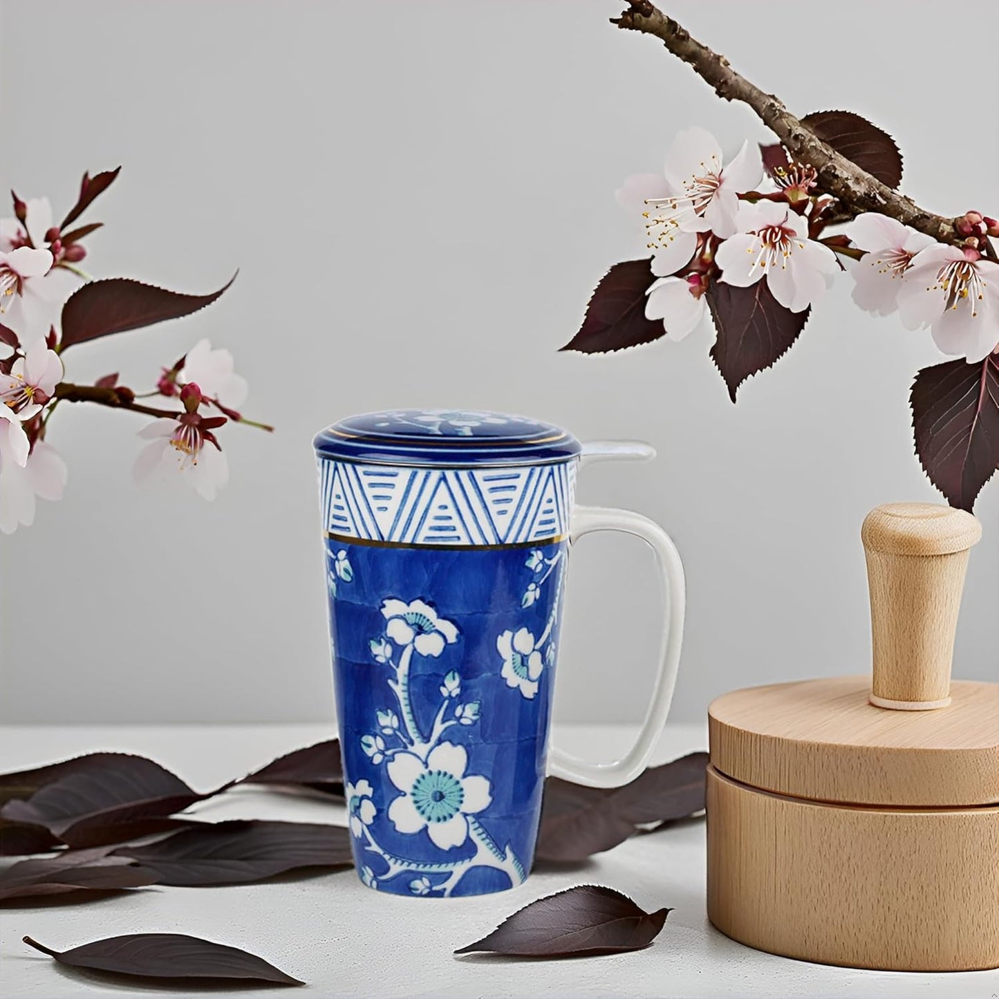 【Blue & White Floral Ceramic Tea Mug】17oz Large Tea Cup with Lid & Stainless Steel Infuser | Elegant Oriental Style